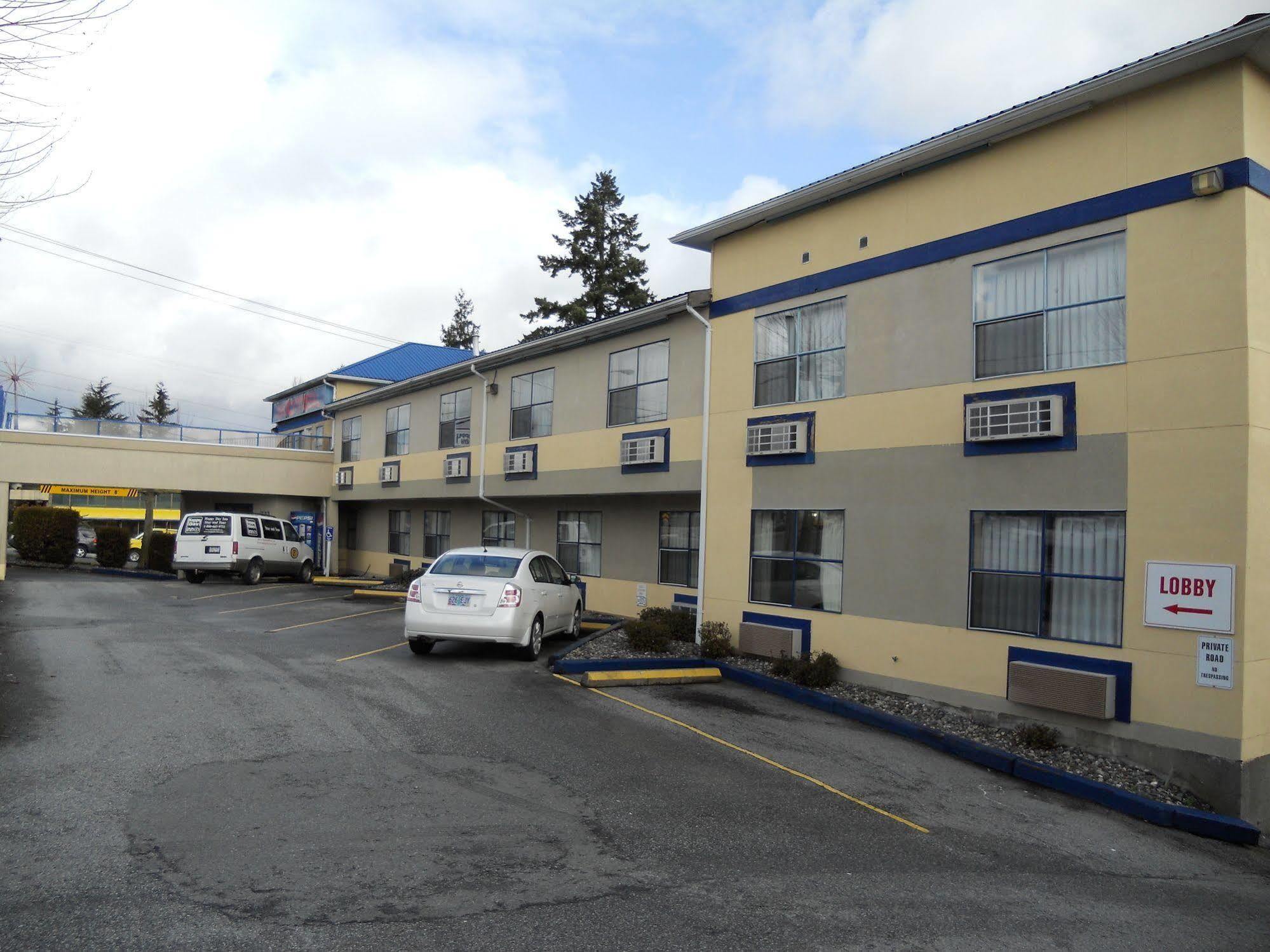 Happy Day Inn Burnaby Exteriér fotografie